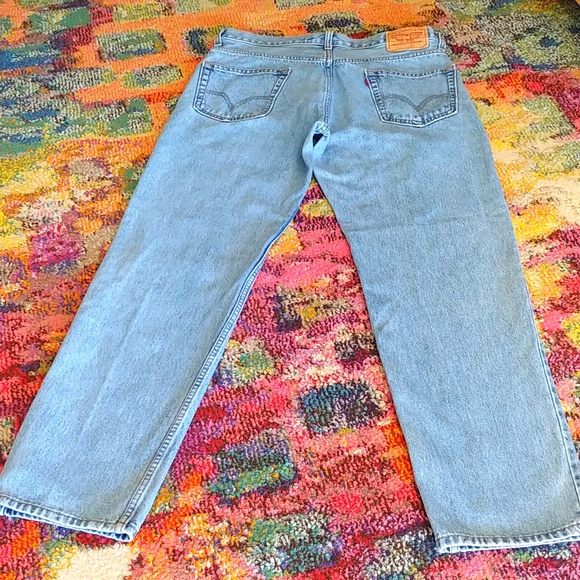 LEVI'S  550 34X34  Men's Relaxed Fit 100% Cotton  Lighter Wash Jeans EUC - Picture 7 of 8